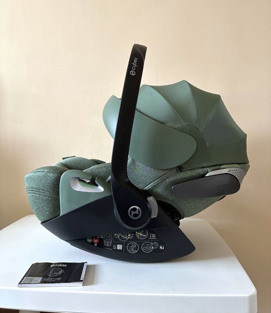 Cybex Cloud T Plus Leaf Green автокрісло розкладне