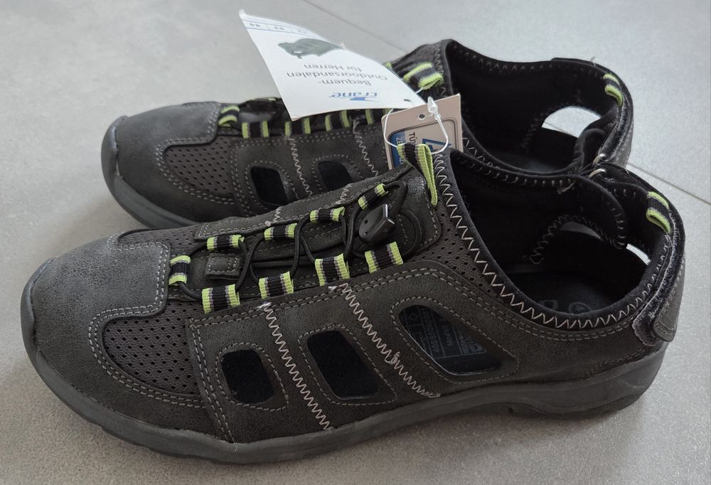 Nowe sandały  trekkingowe kryte