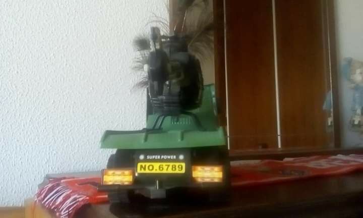 Vendo camião militar Volvo FH16 de três eixos