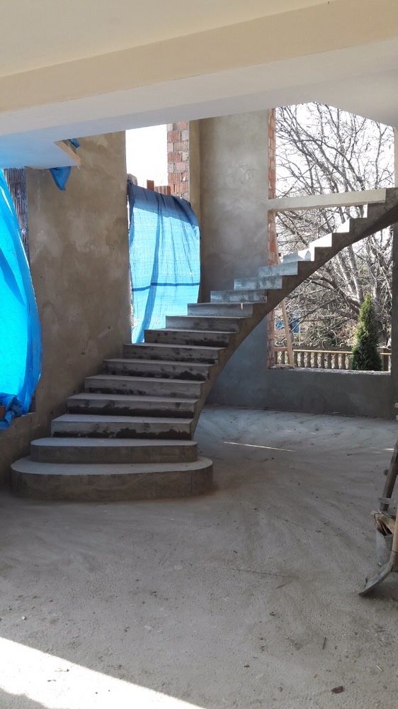 Сходи бетонні бетон ступеньки лестница майстер по сходам монолітні