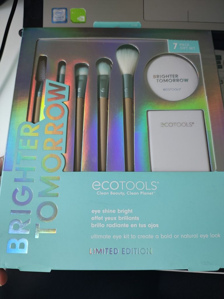 zestaw 7 produktów Ecotools pędzle lusterko