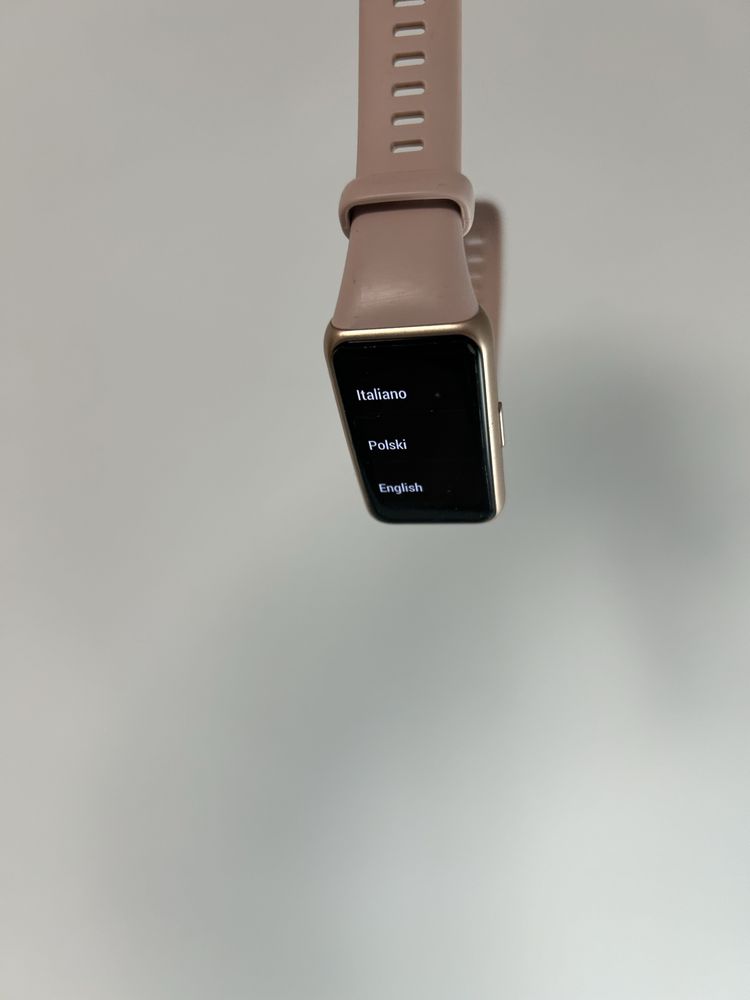 Huawei band 6 różowy