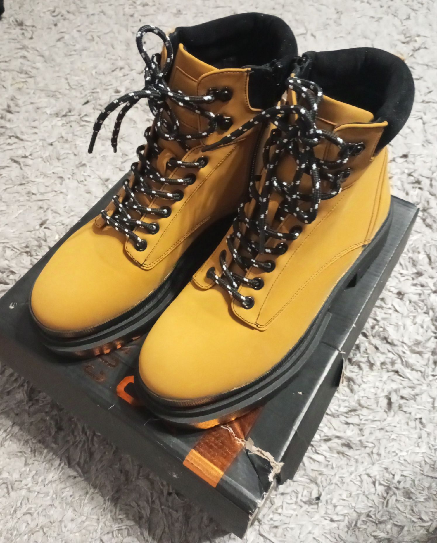Botki damskie CROPP r. 39, dł. wkładki 26 cm nowe model: YQ284