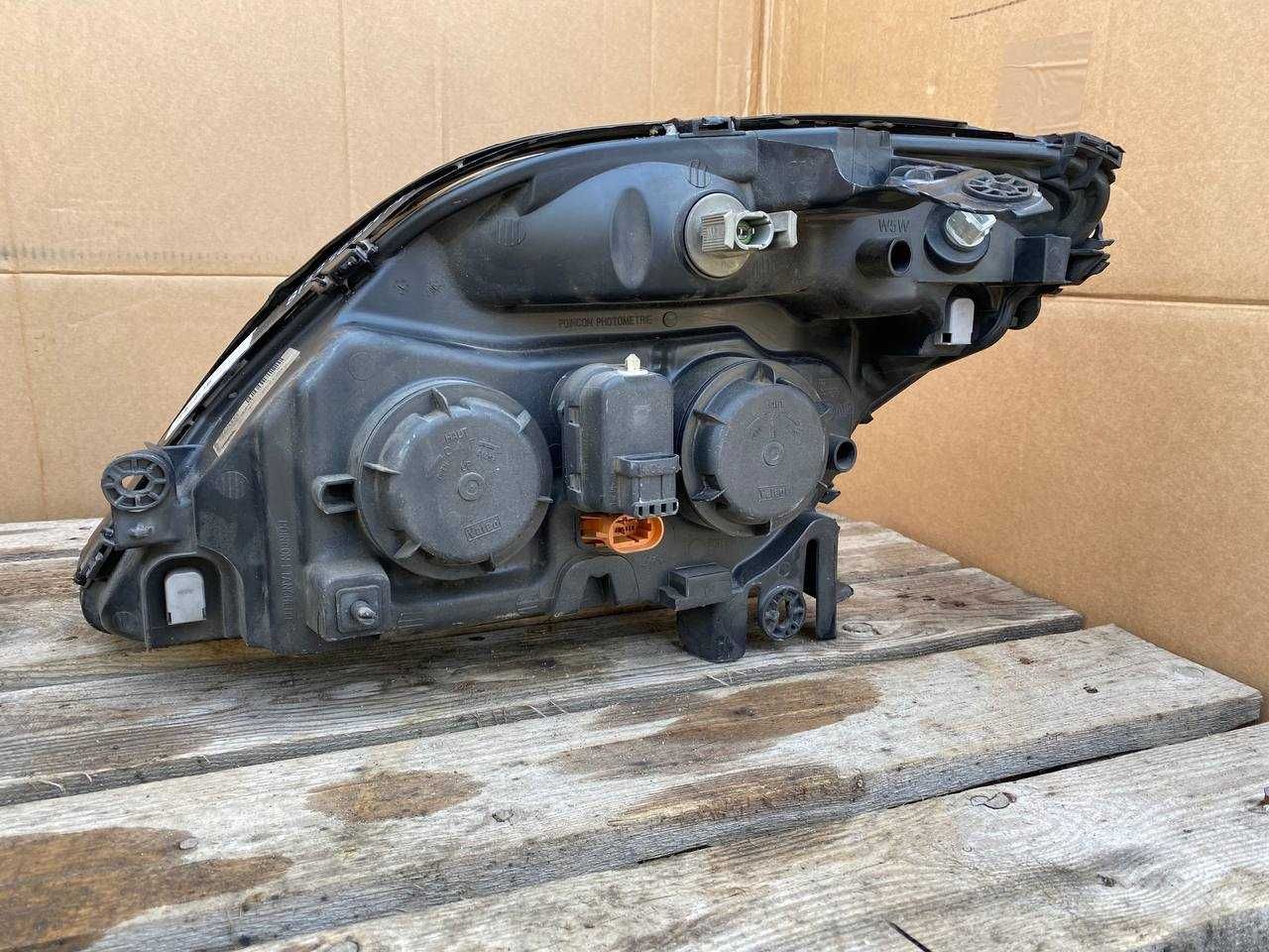 Фара права Renault Scenic 1 1999-2003,