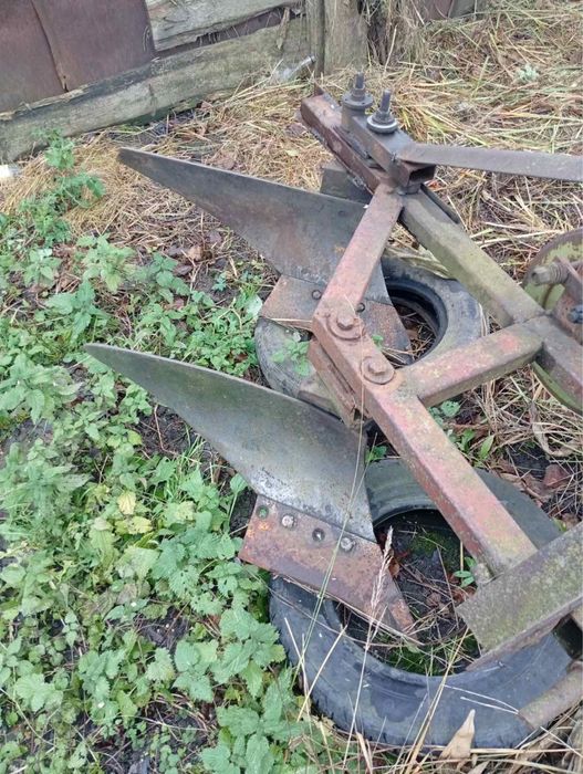 Прдам плуг до трактора  т-25