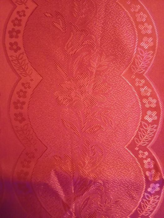 2 szt. Zasłony o wymiarach 1,55x2,54 w kolorze malinowym