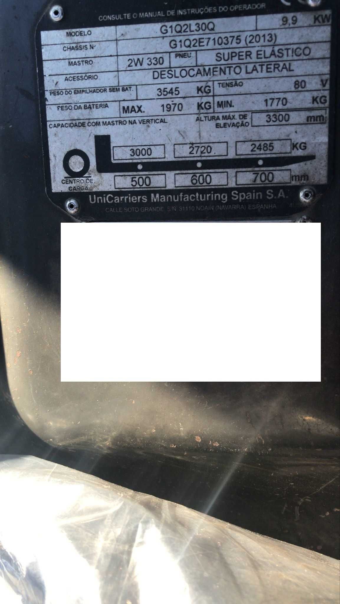 Empilhador Nissan - com bateria nova - ano 2013