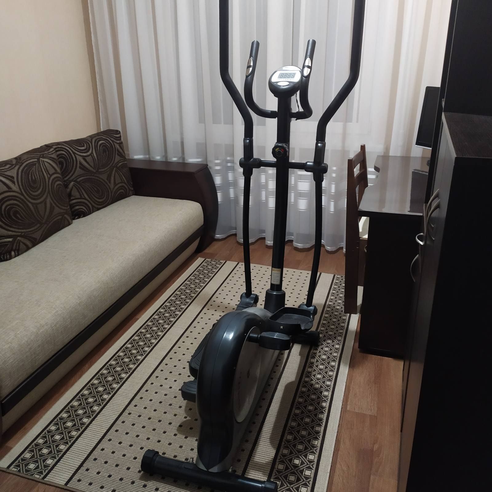 Продам орбитрек Housfit