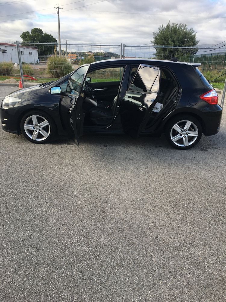 Toyota Auris impecável