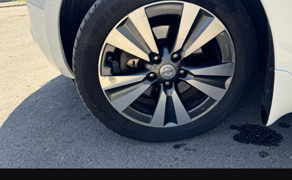 Продам Nissan Leaf 24