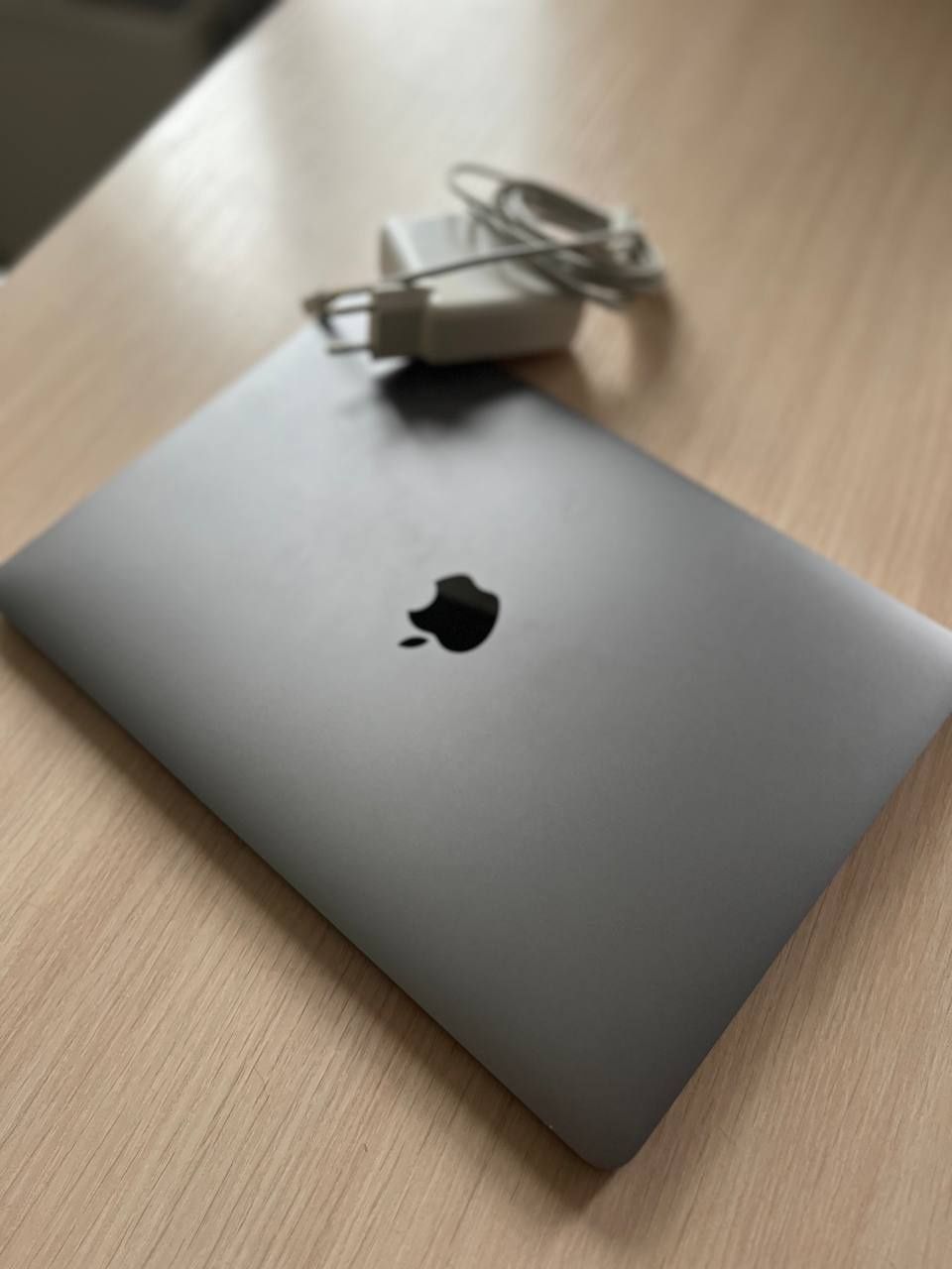 MacBook Pro 13  2017 | i5 2-ядра 2.3 GHz | 8gb Ram | SSD250Gb A1708