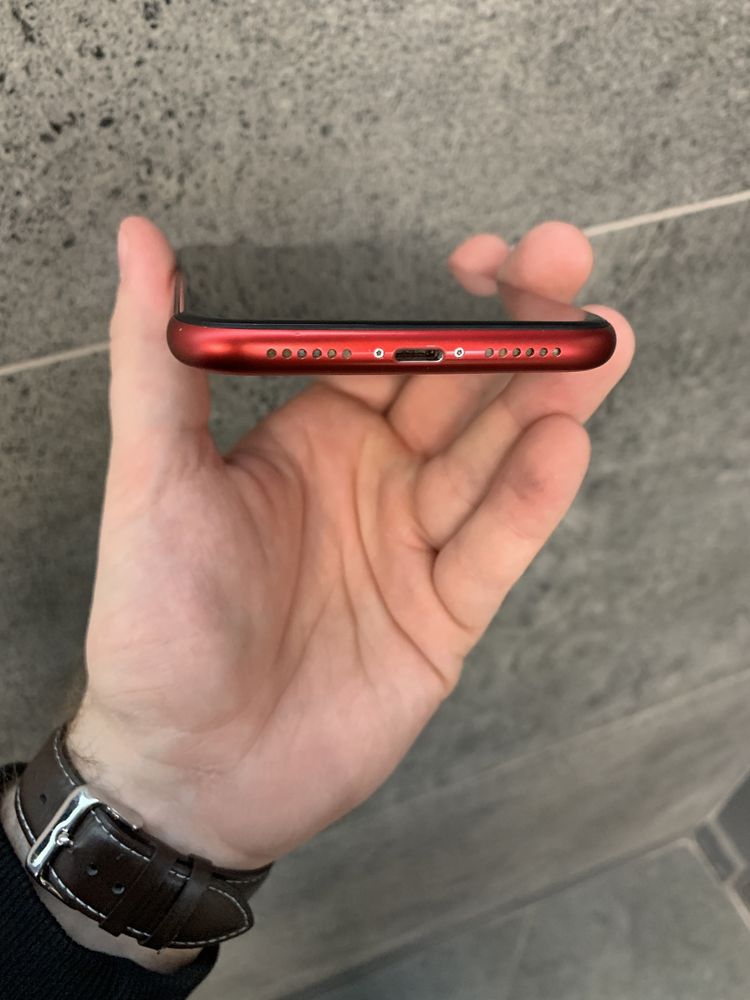 iPhone 11 64GB red used