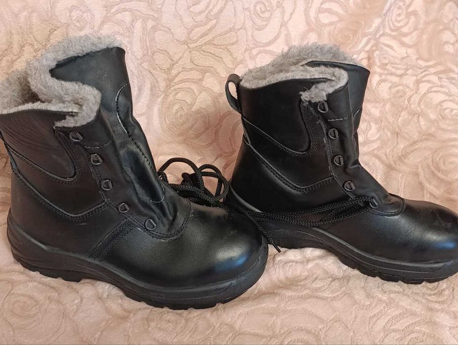 Берцы тактические Зимние.Новые. 42 размер.
