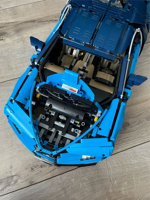 LEGO Technic 42083 Bugatti Chiron
