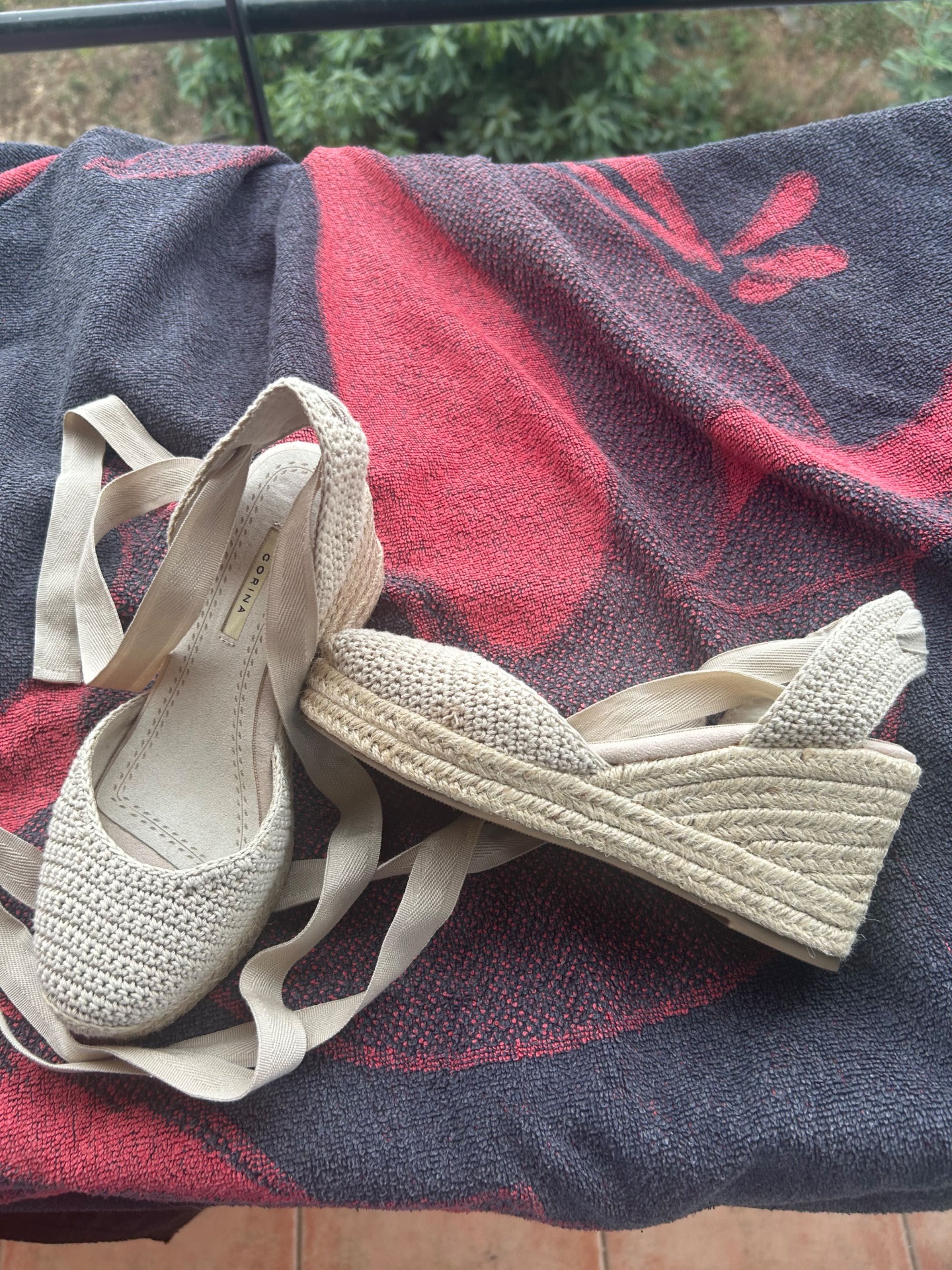 Sapatos com cunha