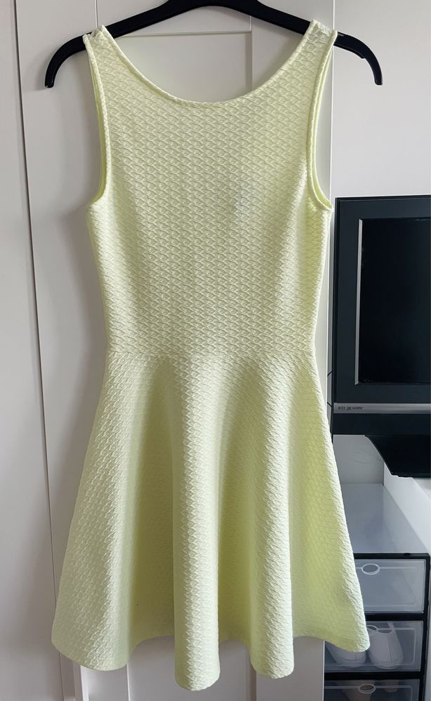 limonkowa żółta sukienka yellow skater dress lime H&M xs rozkloszowana