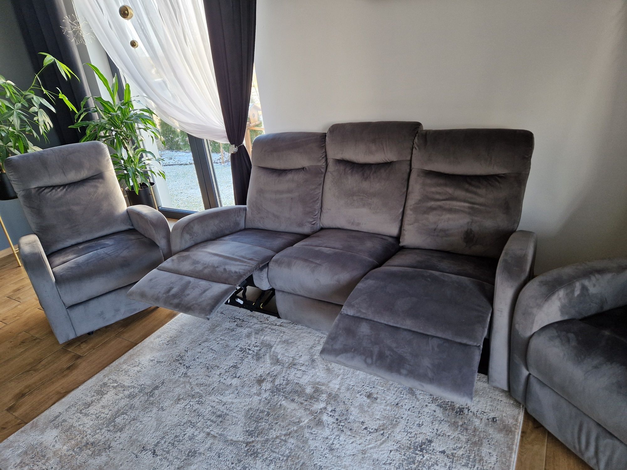 Sofa I dwa fotele z funkcją relaks