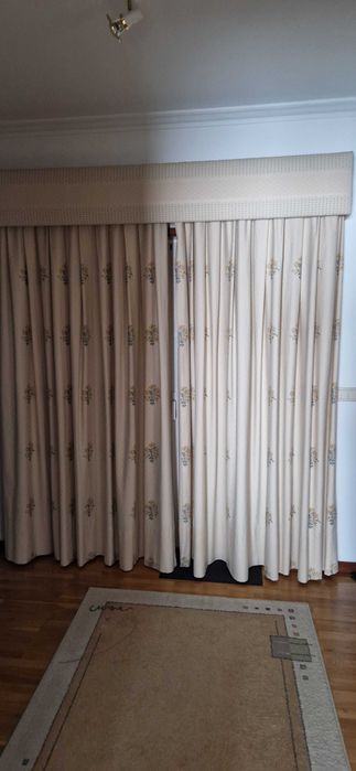 Cortinados em muito bom estado