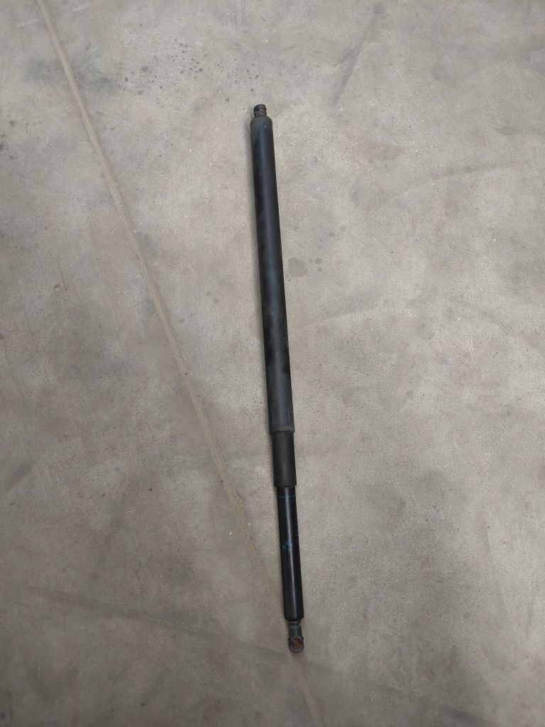 BMW E60 E61 siłownik teleskop klapy bagażnika prawy 7.061.432 i inne