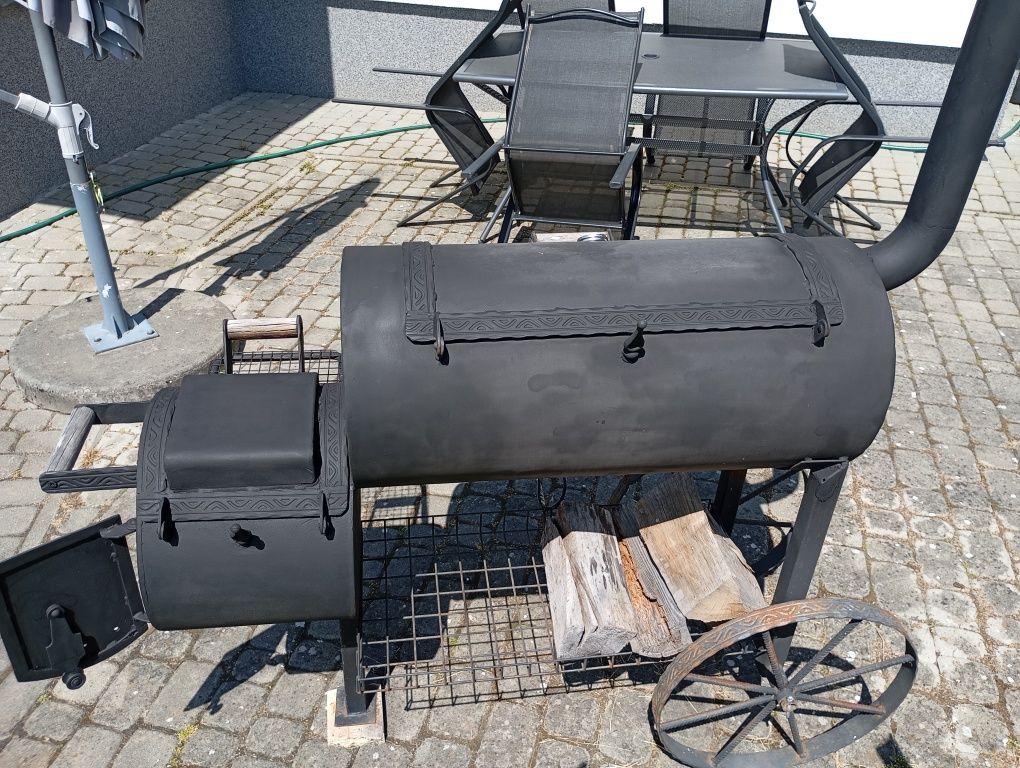 Grill ogrodowy  lokomotywa