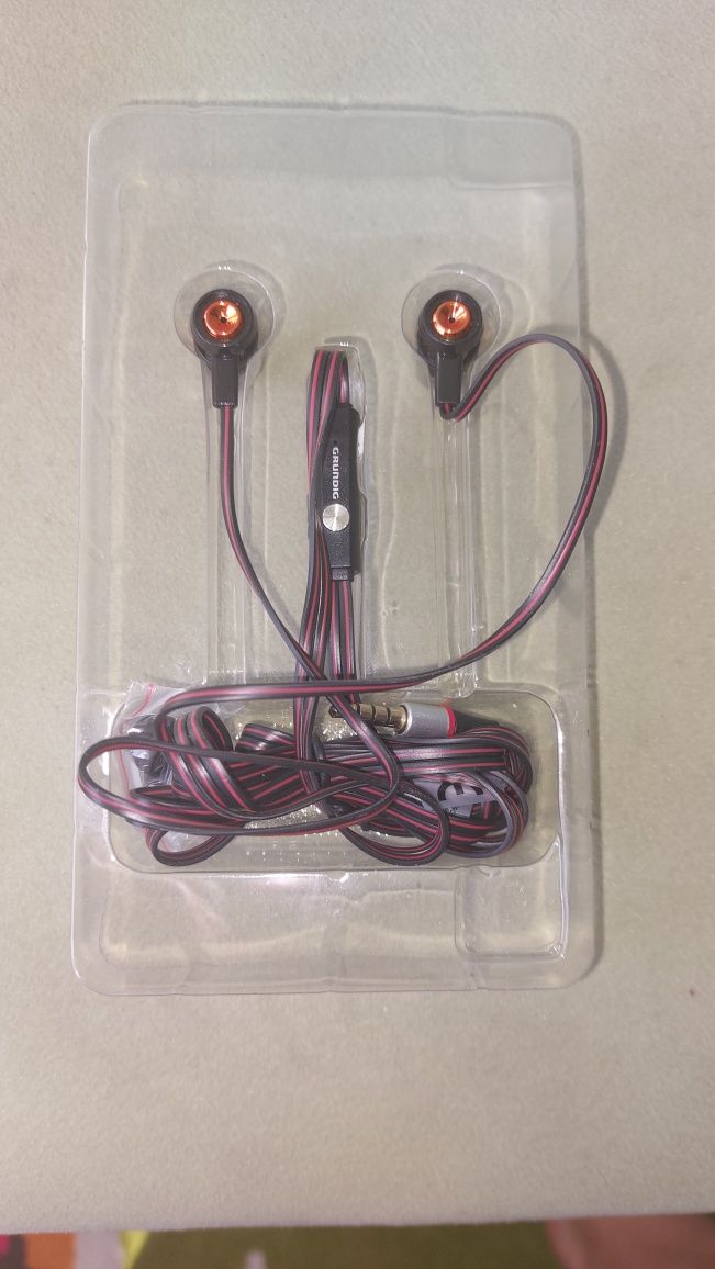 Grundig stereo earphone навушники з мікрофоном