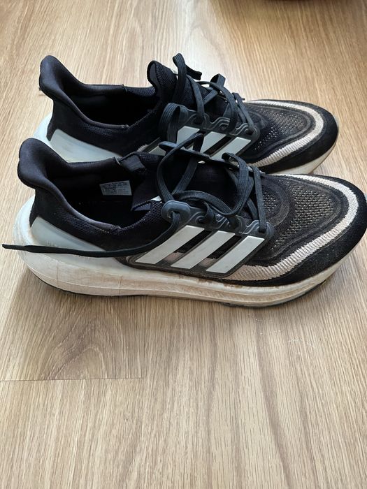 Adidas Ultraboost light 23 - tamanho 42