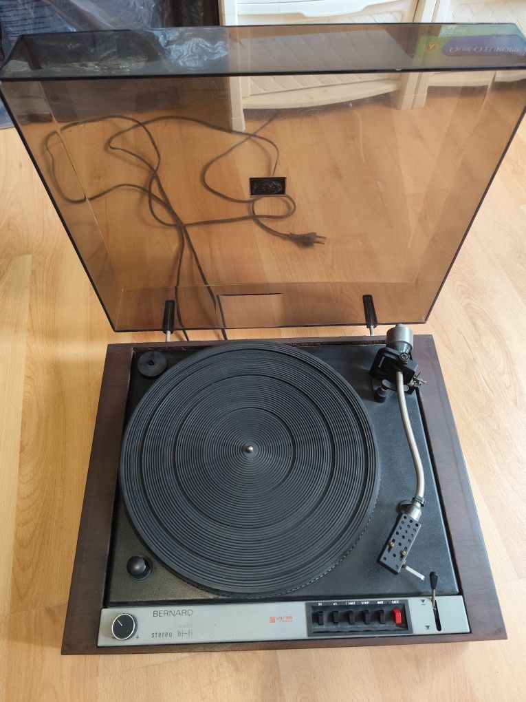 Gramofon Bernard stereo hi-fi g-603