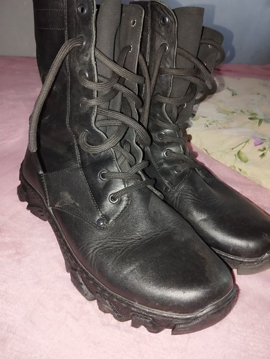 Шкіряні берци...