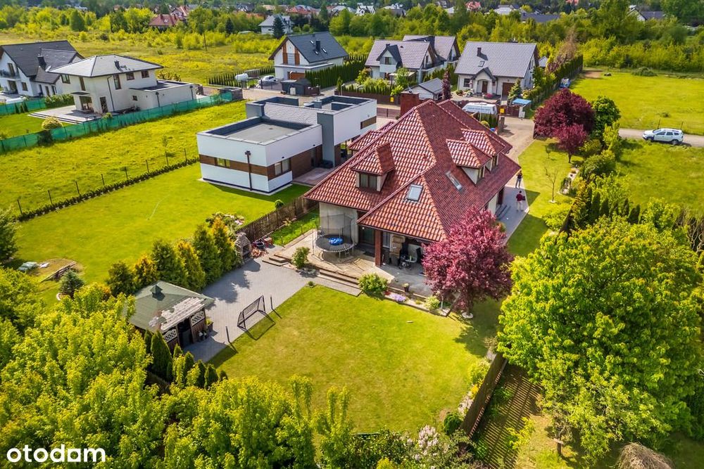 Rozkładowy, wyjątkowy dom pod Warszawą - Boża Wola