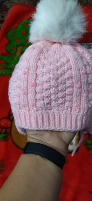 Зимова шапочка для дівчинки