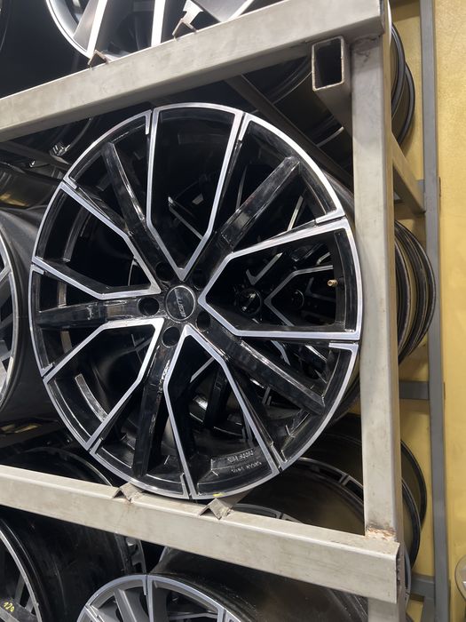 * Komplet alufelg 5x112 22”