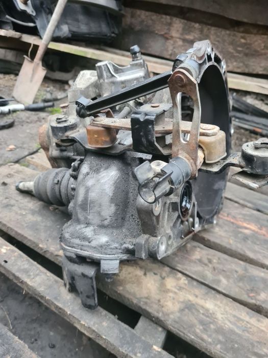 Кпп коробка передач Opel Astra H Vectra C Zafira B 1.6 1.6 F17C394