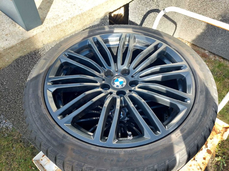 Koła BMW 19 cali G30/G31 zimowe czarne Pirelli 245/40R19 i 275/35R19