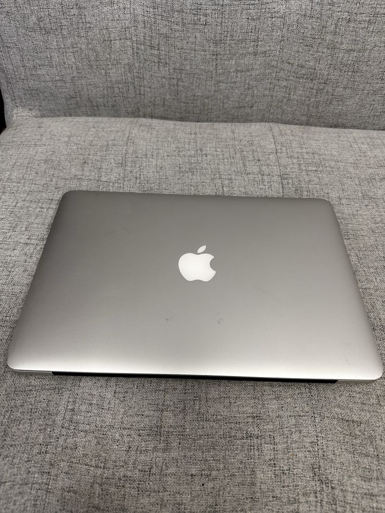 OS X Yosemite Версія 10.10.5 MacBook Pro Процесор 2,7