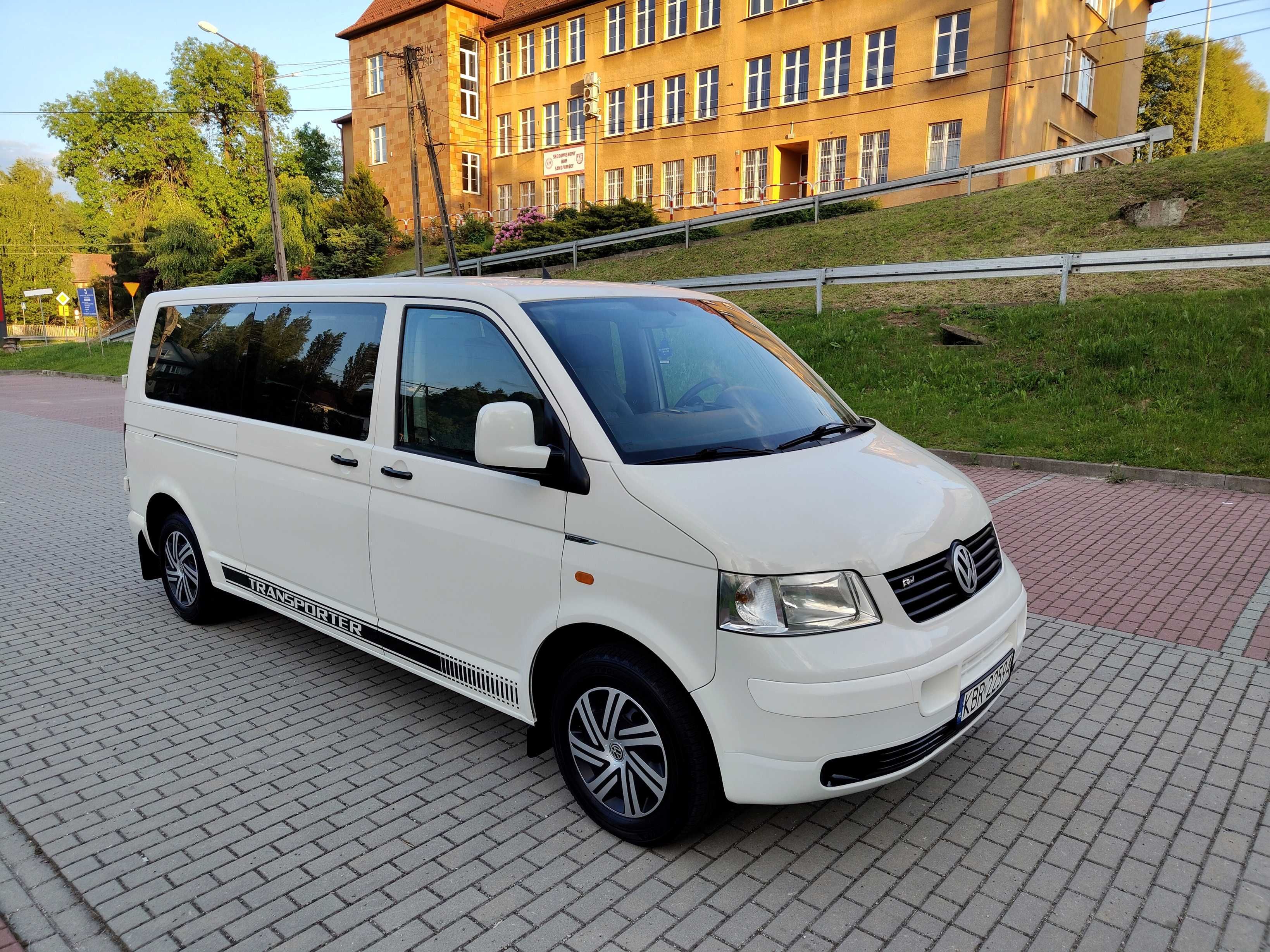 Sprzedam VW Transporter T5 2.5 TDI CARAVELLE "SHUTTLE" 2007r,9-osobowy