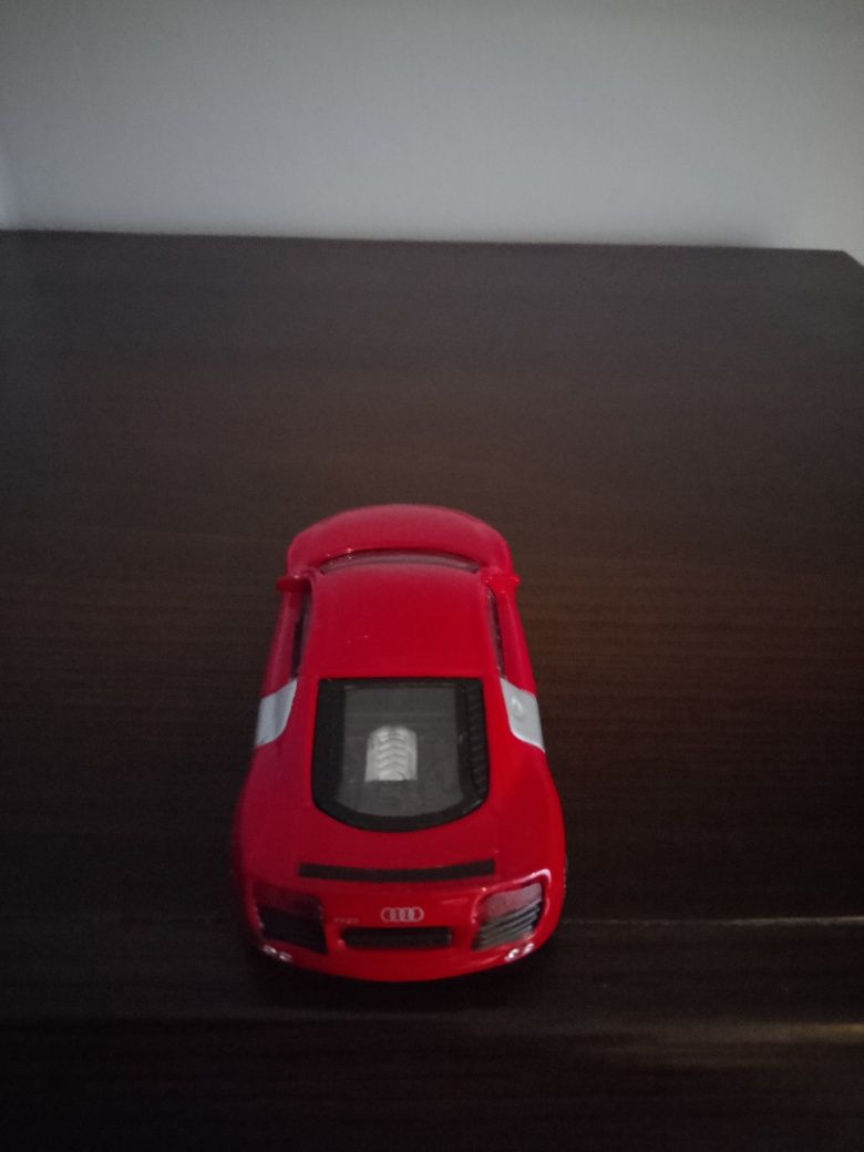 Audi R8 skala 1/43