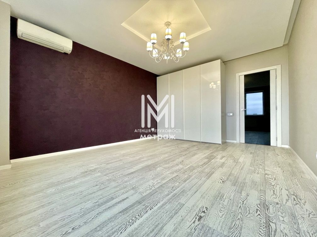 Продам большую 3к квартиру метро Заводская