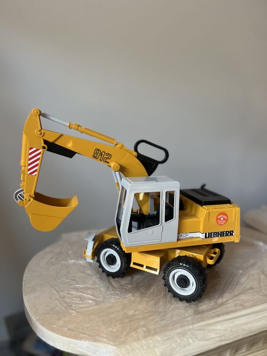 Колісний екскаватор Liebherr 912