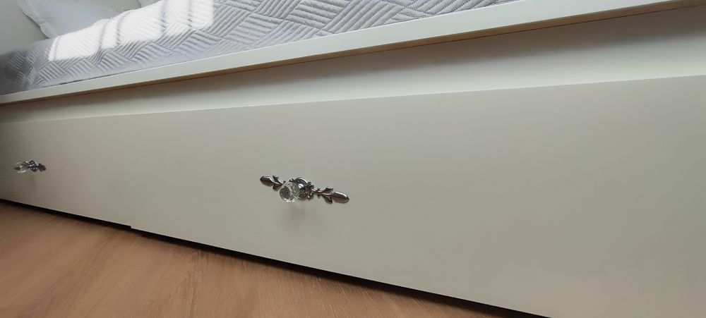 Łóżko sypialnia duże materac