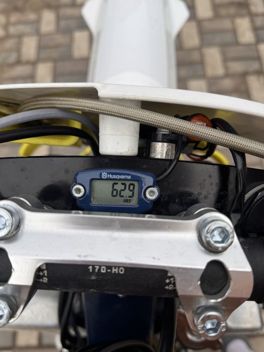 Продам мотоцикл (Кросс) Husqvarna fc450 2019