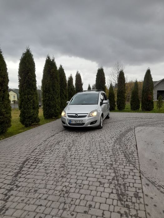 Opel  Zafira b 1.7 2010