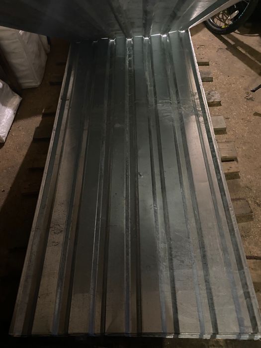 Профнастил профлист оцинкованный новый, конек угловой