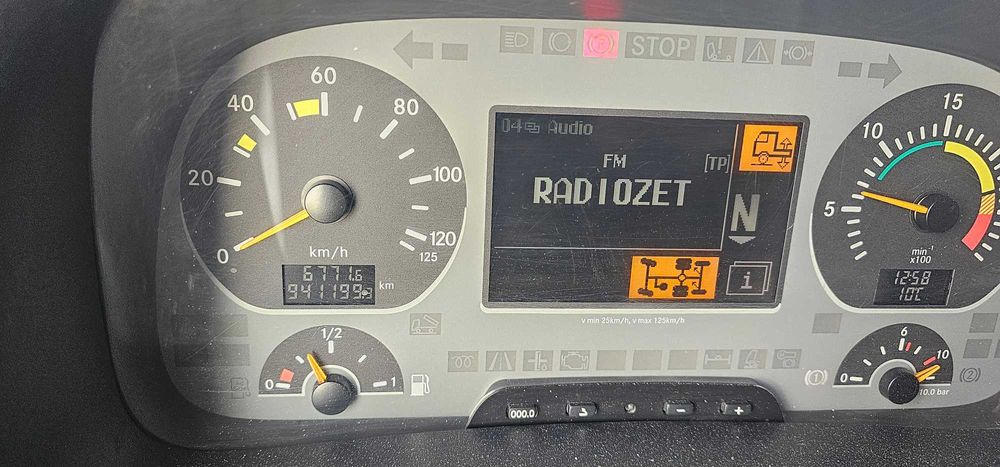 Samochód do przewozu zwierząt