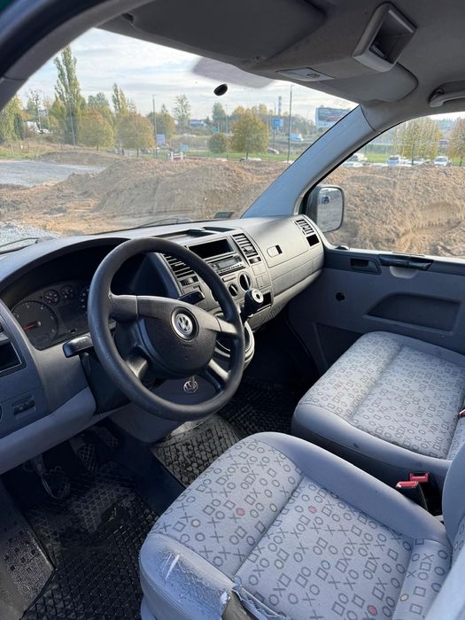 VW Transporter T5 Long 2008r. Bez klimy.