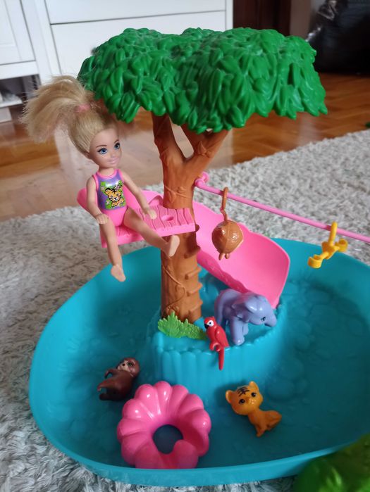 Barbie Chelsea Wakacyjna przygoda w basenie GTM85