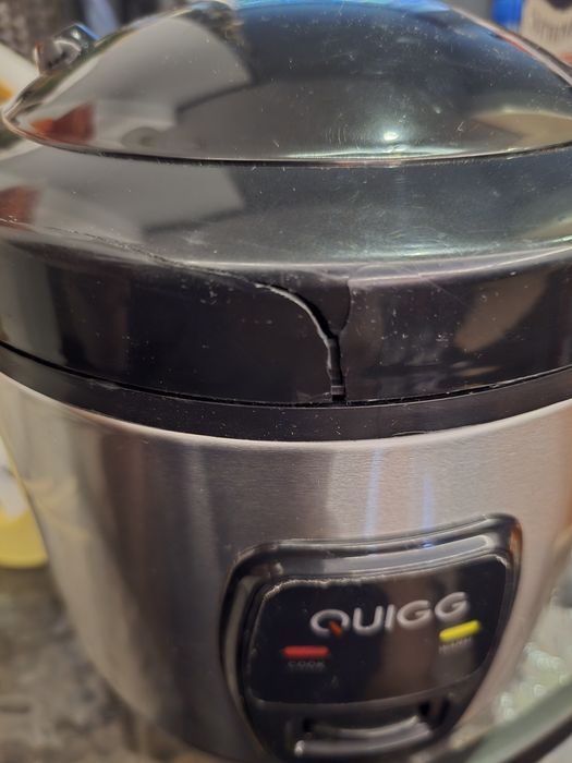 Urządzenie do gotowania ryżu z nakładką do gotowania na parze