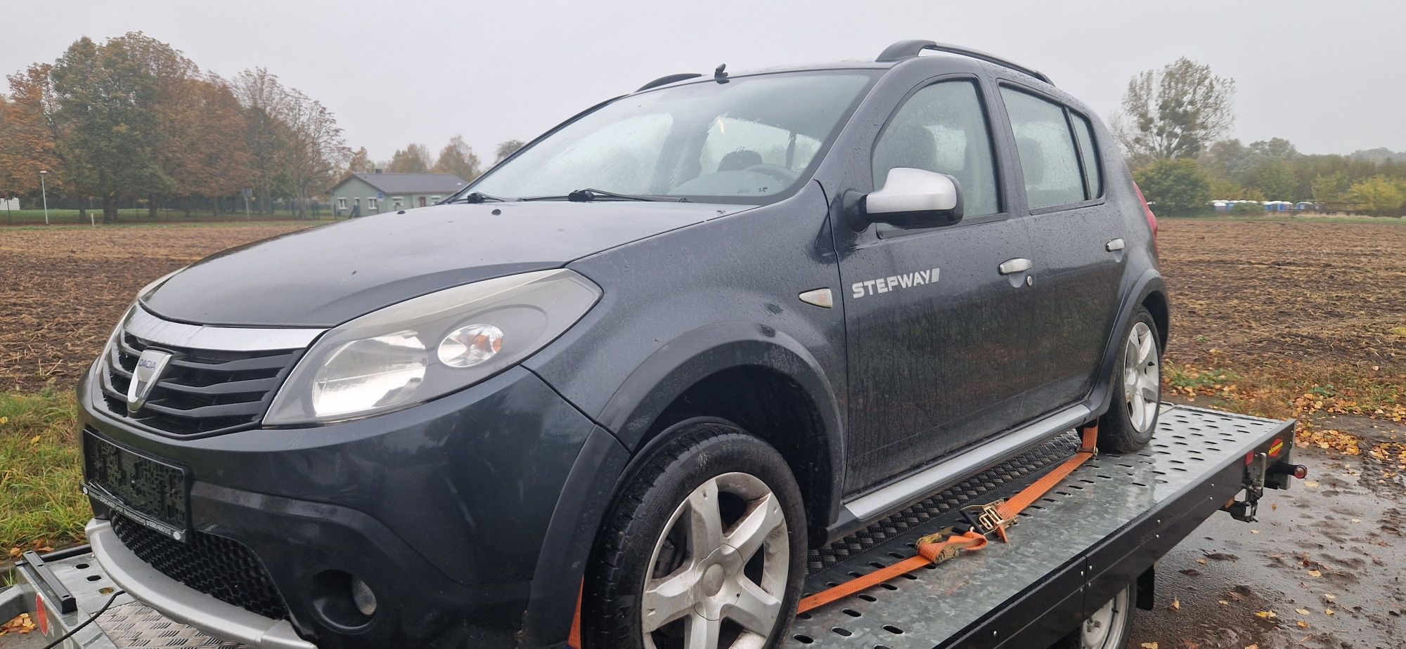 Dacia Sandero Stepway I  08-12 kpl przód maska zderzak lampy części