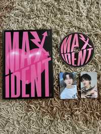 Maxident Stray Kids album + photo cards