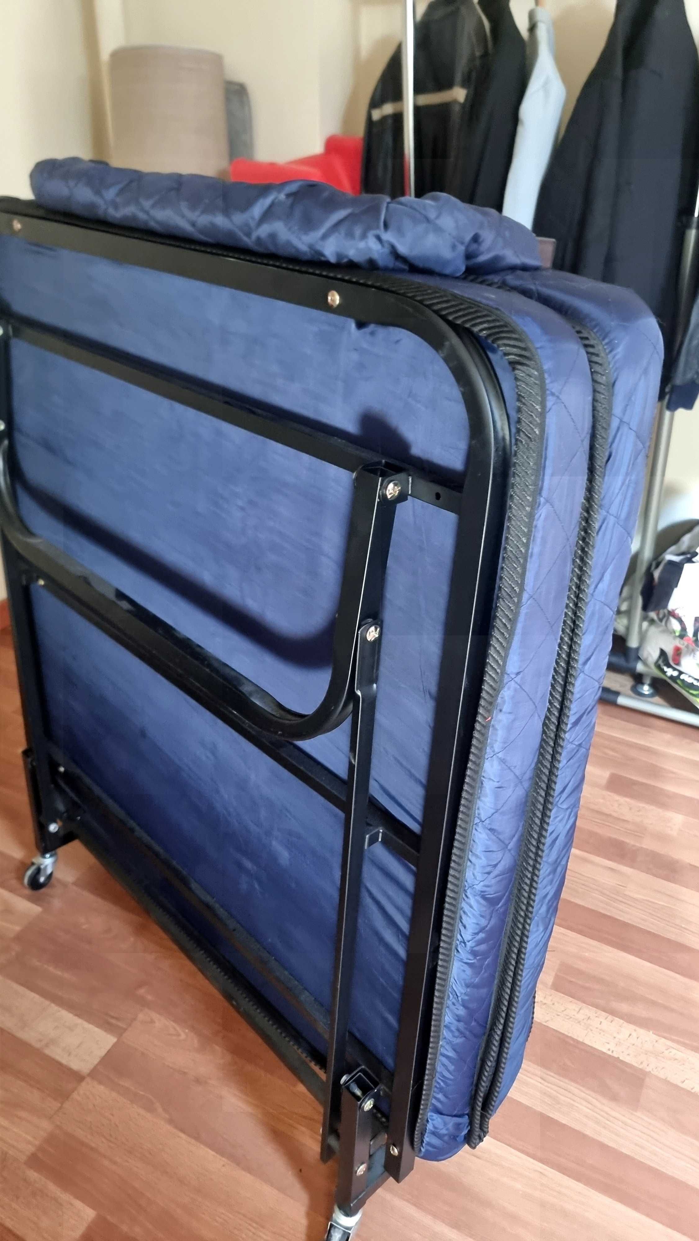 Cama de abrir. Usada 1 vez. E da JOM custa 200