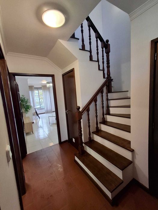 Arrenda-se T2 Duplex Mobilado no Centro de Ílhavo – Urb. Plenicoop